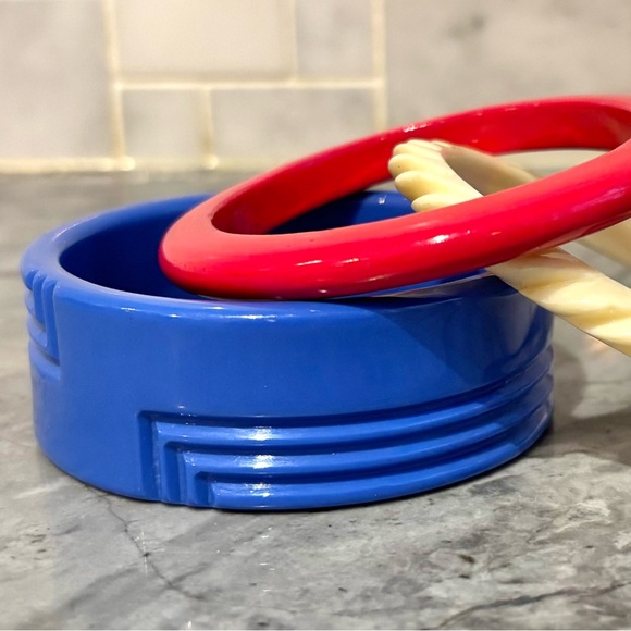 Vintage Colourful Plastic Bangle Bracelet Set - set of 4 - Picture 4 of 5